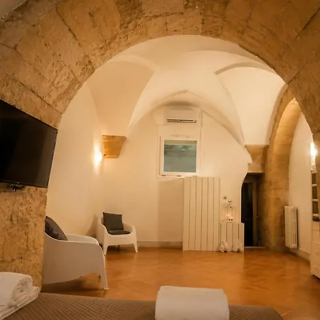 Cadelli Luxury Bed & Breakfast 4*