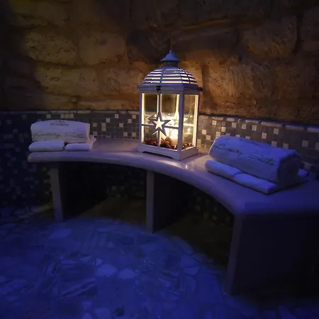 Cadelli Luxury & Bed & Breakfast 2*