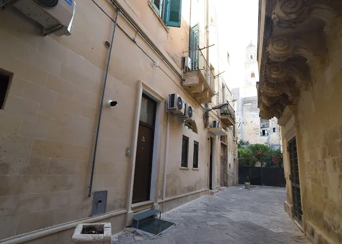 לינה וארוחת בוקר Cadelli Luxury & 4*