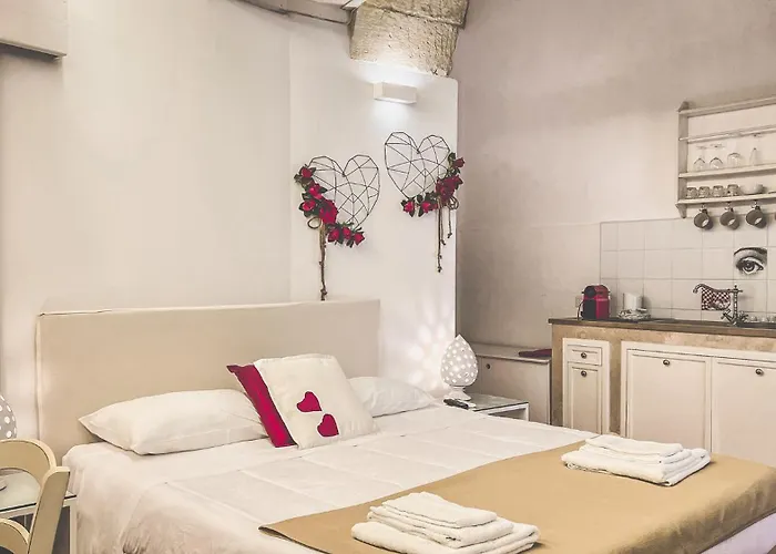 Cadelli Luxury & לינה וארוחת בוקר 4*